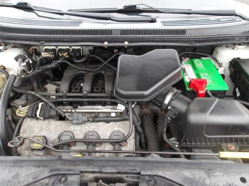 Used 2010 Ford Edge SE image 25