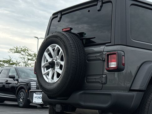 Used 2023 Jeep Wrangler Unlimited Sport AWD/4WD image 15