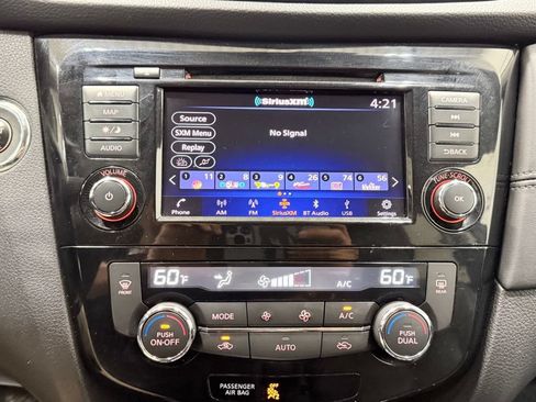 Used 2018 Nissan Rogue SL FWD image 23