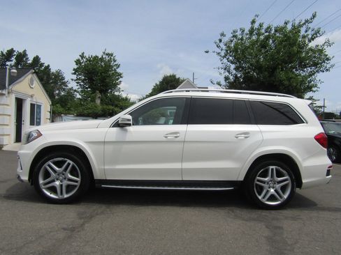 Used 2015 Mercedes-Benz GL 550 4MATIC image 4