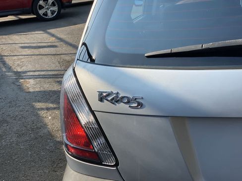 Used 2007 Kia Rio5 SX w/ PWR Pkg FWD image 10