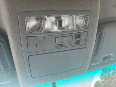 Used 2013 Toyota Highlander Limited image 29