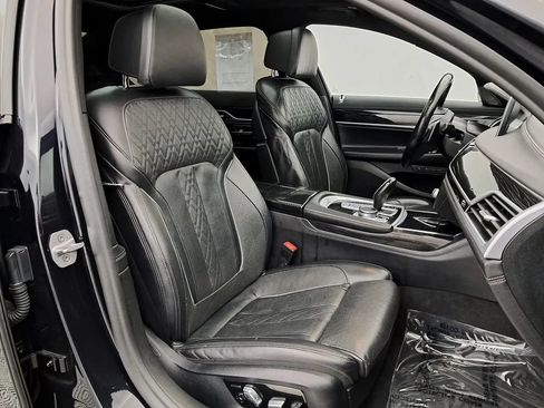 Used 2019 BMW 750i xDrive w/ M Sport Package AWD/4WD image 44