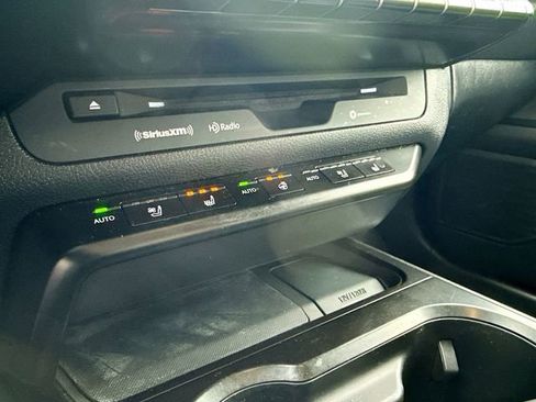 Used 2019 Lexus UX 200 w/ Premium Package FWD image 23