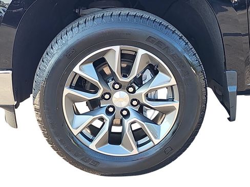 Used 2023 Chevrolet Silverado 1500 LT AWD/4WD image 30