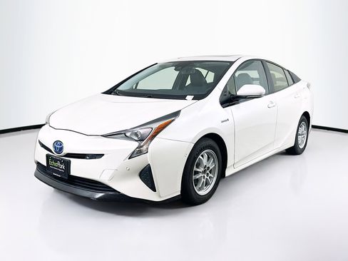 Used 2017 Toyota Prius Four w/ Premium Convenience Package FWD image 3