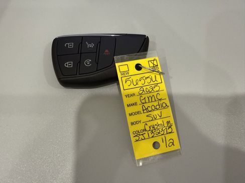 Used 2025 GMC Acadia Elevation image 34