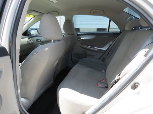 Used 2013 Toyota Corolla LE FWD image 22