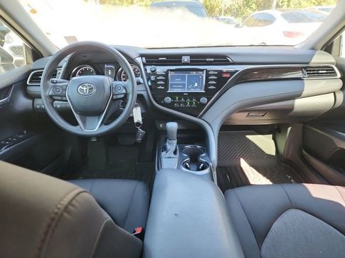 Used 2020 Toyota Camry LE image 8