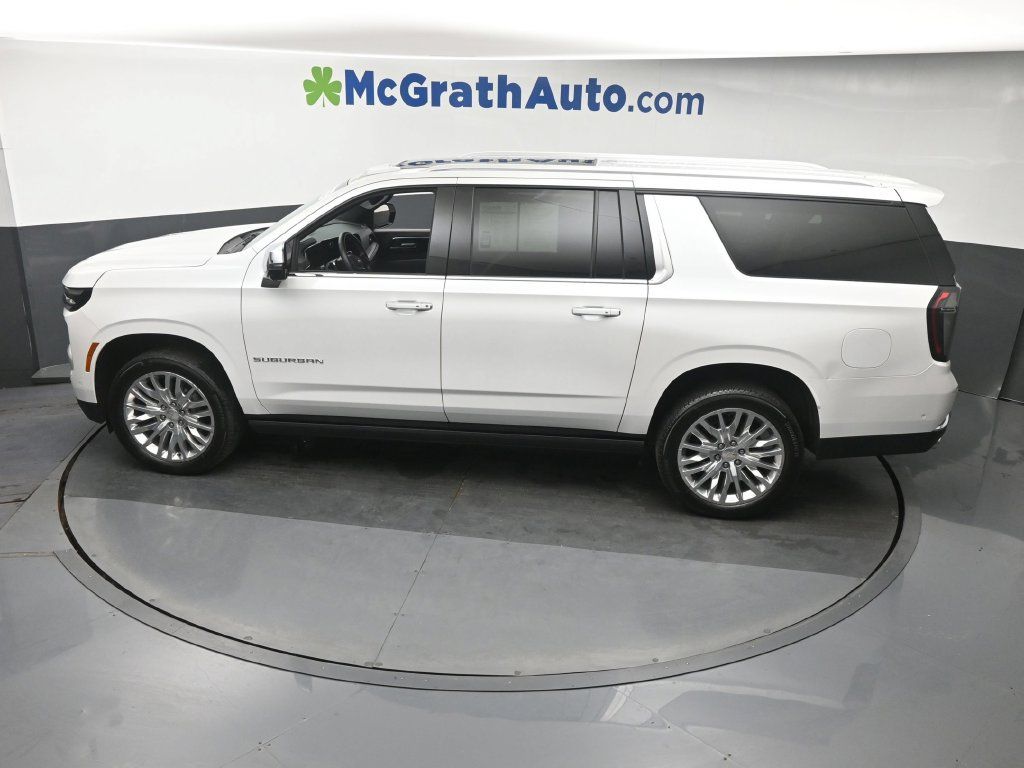 Used 2025 Chevrolet Suburban Premier AWD/4WD image 26