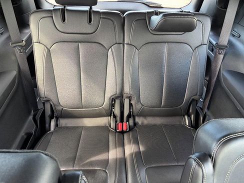 Used 2024 Jeep Grand Cherokee L Limited w/ Luxury Tech Group II image 11