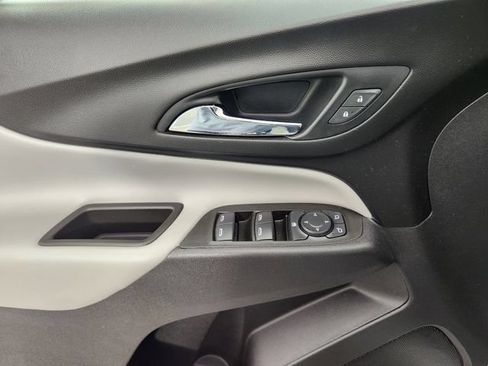 Used 2021 Chevrolet Equinox LS AWD/4WD image 11