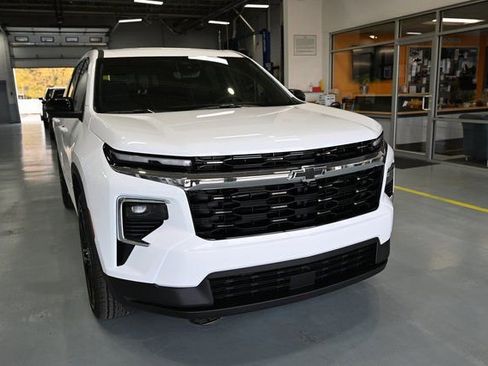 New 2026 Chevrolet Traverse LT w/ Driver Confidence Package image 3