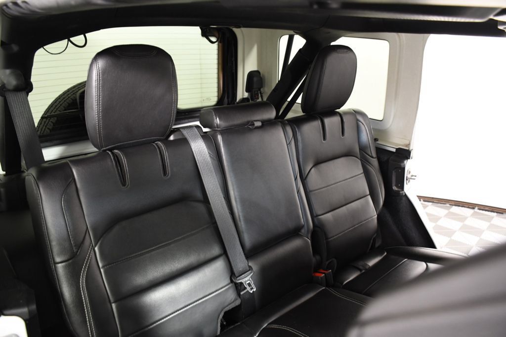 Used 2021 Jeep Wrangler Unlimited Sahara w/ Cold Weather Group AWD/4WD image 23