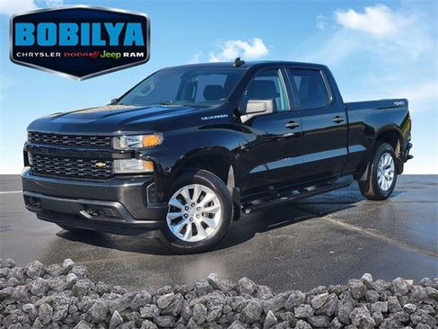 Used 2022 Chevrolet Silverado 1500 Custom image 1