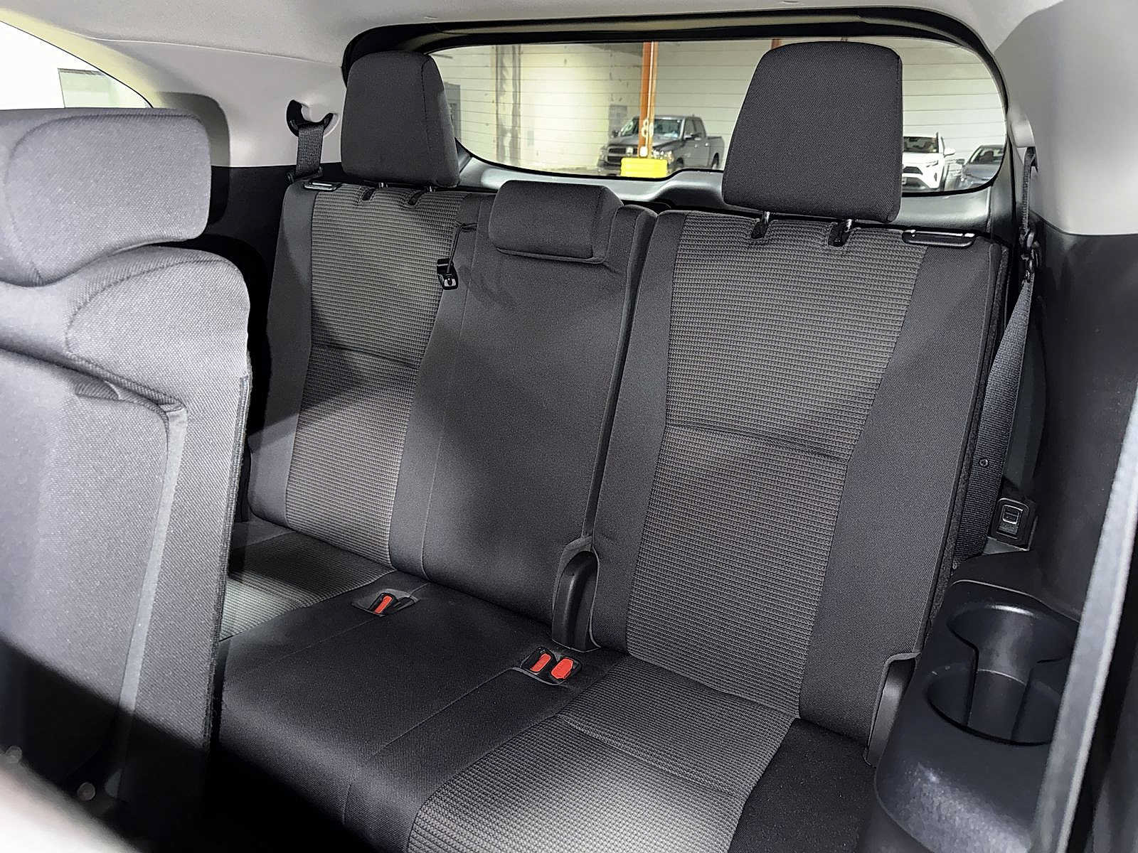 Used 2023 Toyota Highlander LE FWD image 18