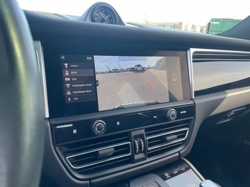 Used 2022 Porsche Macan S w/ Premium Package Plus image 16