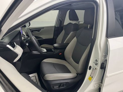 Used 2023 Toyota RAV4 XLE image 19