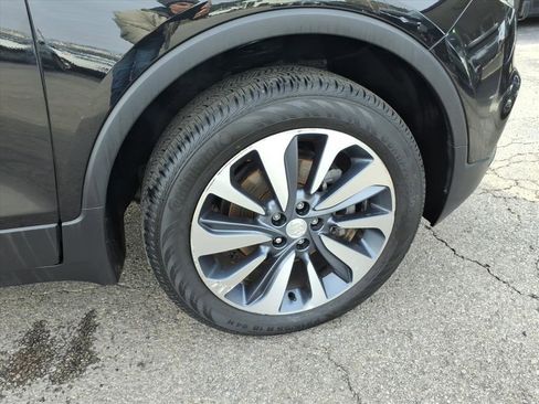 Used 2022 Buick Encore Preferred image 9