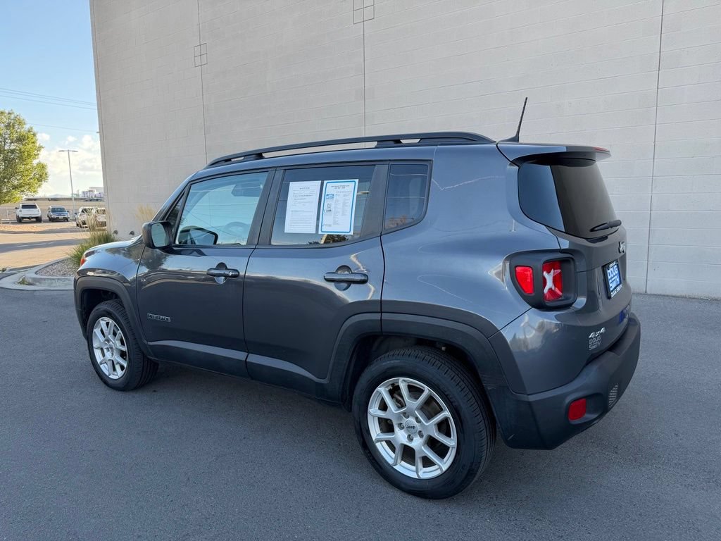 Certified 2022 Jeep Renegade Latitude AWD/4WD image 3
