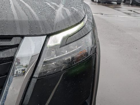 Used 2024 Nissan Pathfinder S AWD/4WD image 16