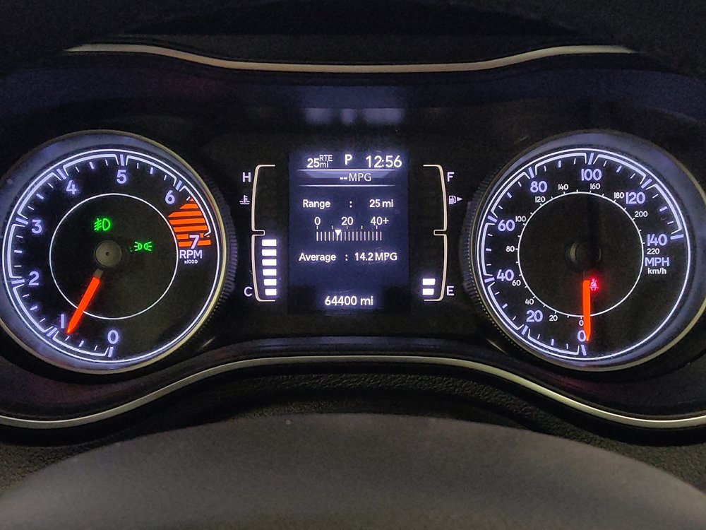 Used 2020 Jeep Cherokee Latitude Plus FWD image 23