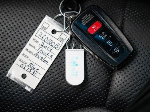 Used 2019 Toyota Avalon Touring w/ All Weather Liner Package FWD image 21
