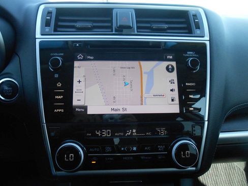 Used 2018 Subaru Outback 2.5i Limited image 12