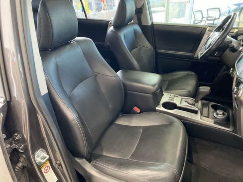 Used 2019 Toyota 4Runner Limited AWD/4WD image 36