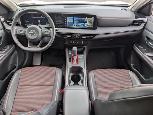 Used 2025 Nissan Kicks SR FWD image 22