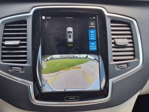 Certified 2025 Volvo XC90 B5 Core AWD/4WD image 36