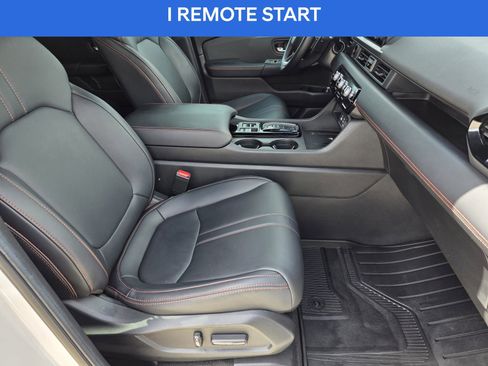 Used 2024 Honda Pilot TrailSport image 14