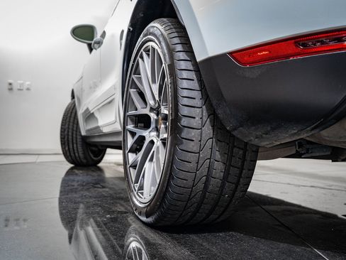 Used 2019 Porsche Macan S image 54