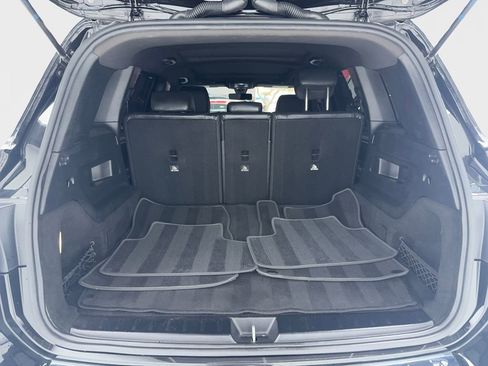 Used 2022 Mercedes-Benz GLB 250 w/ Premium Package Lite image 37