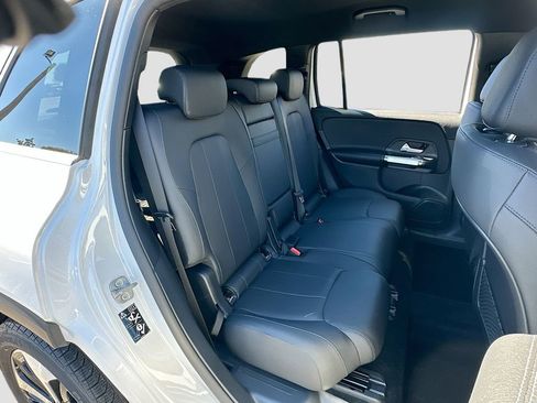 Used 2024 Mercedes-Benz GLB 250 image 25