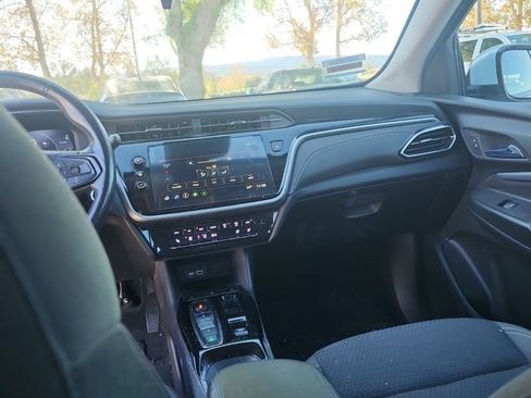 Used 2023 Chevrolet Bolt EUV LT w/ Comfort Package image 6