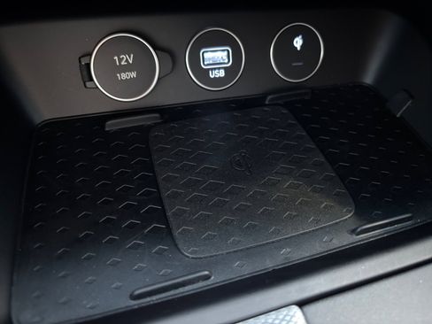 Used 2026 Genesis G70 2.5T Prestige image 31