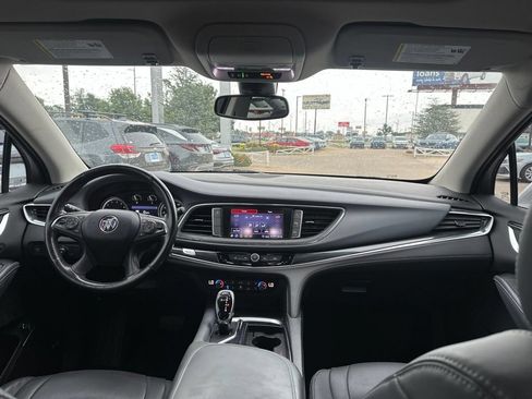 Used 2020 Buick Enclave Premium w/ Sun and Sites Package FWD image 21