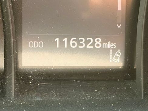 Used 2019 Toyota Camry SE w/ Carpet Mat Package FWD image 12