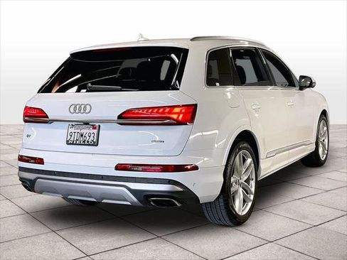 Certified 2025 Audi Q7 3.0T Premium Plus w/ Premium Plus Package AWD/4WD image 12