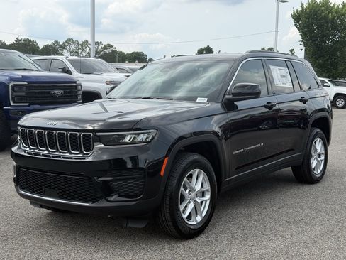 New 2026 Jeep Grand Cherokee Laredo X RWD image 5