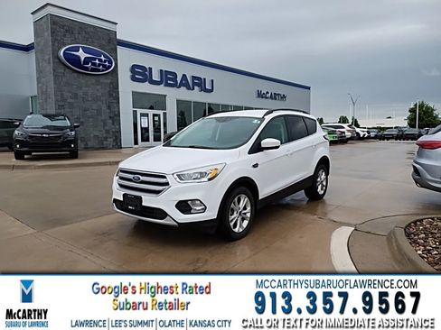 Used 2017 Ford Escape SE w/ SE Leather Comfort Package AWD/4WD image 1