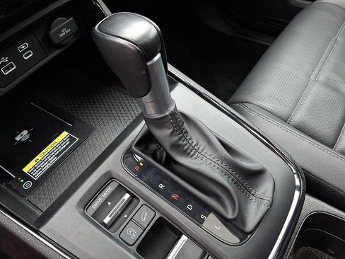 Used 2025 Honda CR-V EX-L image 18
