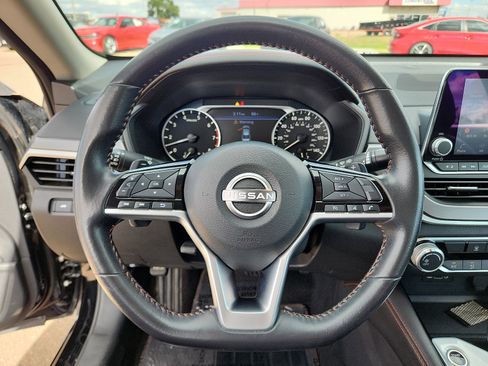 Used 2024 Nissan Altima 2.5 SR image 16