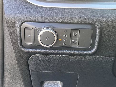 Used 2022 Ford Explorer XLT w/ Equipment Group 202A AWD/4WD image 25