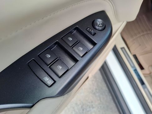 Used 2013 Cadillac SRX Luxury FWD image 17