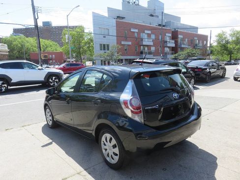 Used 2014 Toyota Prius C One FWD image 5