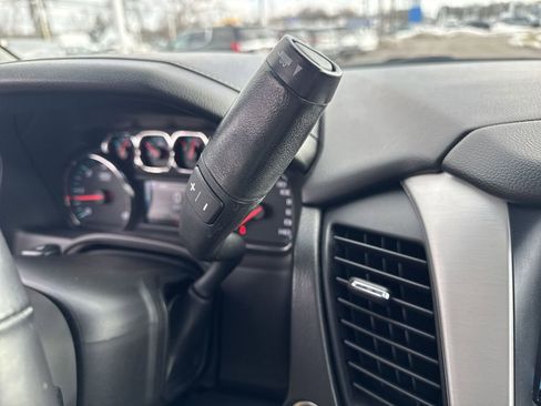 Certified 2017 GMC Yukon XL SLT w/ Open Road Package image 16