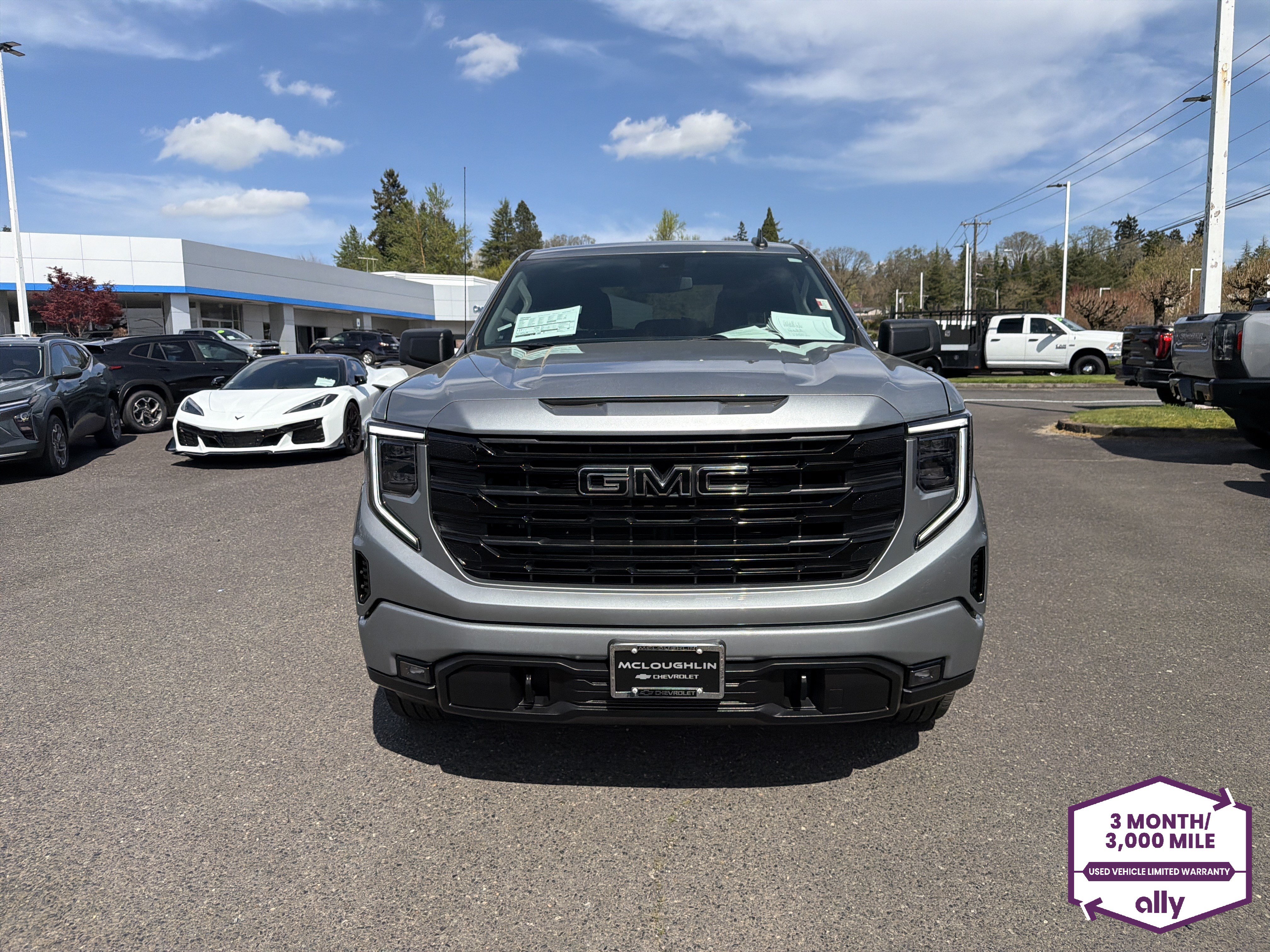 Used 2025 GMC Sierra 1500 Elevation w/ LPO, Elevation Black Package AWD/4WD image 8