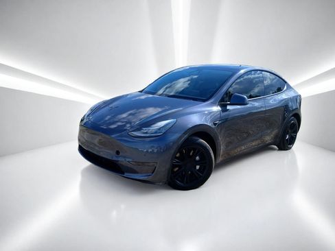 Used 2020 Tesla Model Y Long Range AWD/4WD image 1